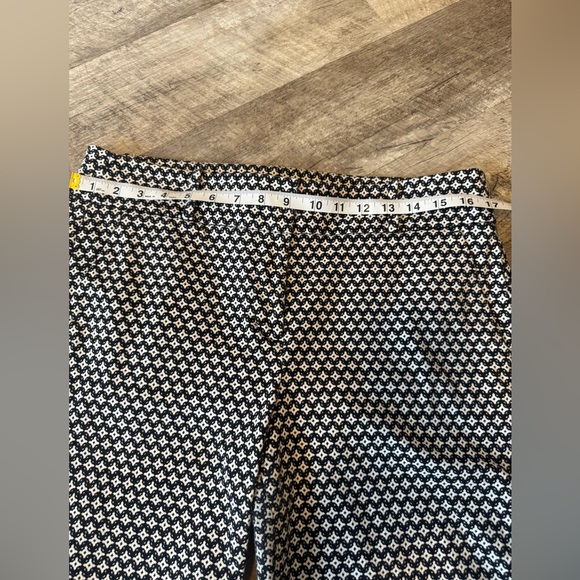 LOFT size 10 marisa skinny strip trouser pants, some stretch to fabric - Picture 7 of 9
